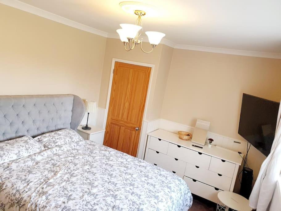 Specious 3Bed Property With Parking & Large Garden Aveley Екстериор снимка
