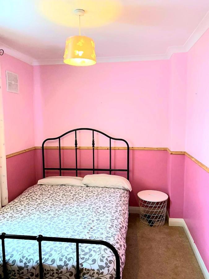 Specious 3Bed Property With Parking & Large Garden Aveley Екстериор снимка
